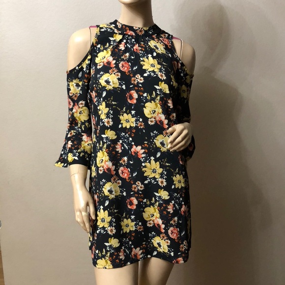 Zoe & Rose Dresses & Skirts - FLORAL COLD SHOULDER MINI DRESS FLARE SLEEVES